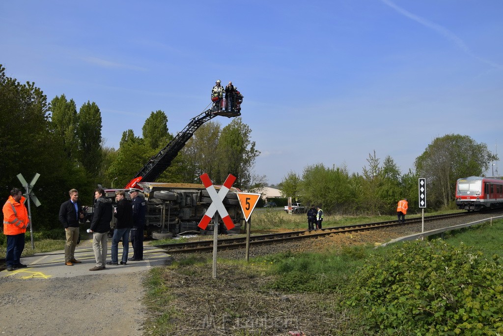 Schwerer VU LKW Zug Bergheim Kenten Koelnerstr P296.JPG - Miklos Laubert